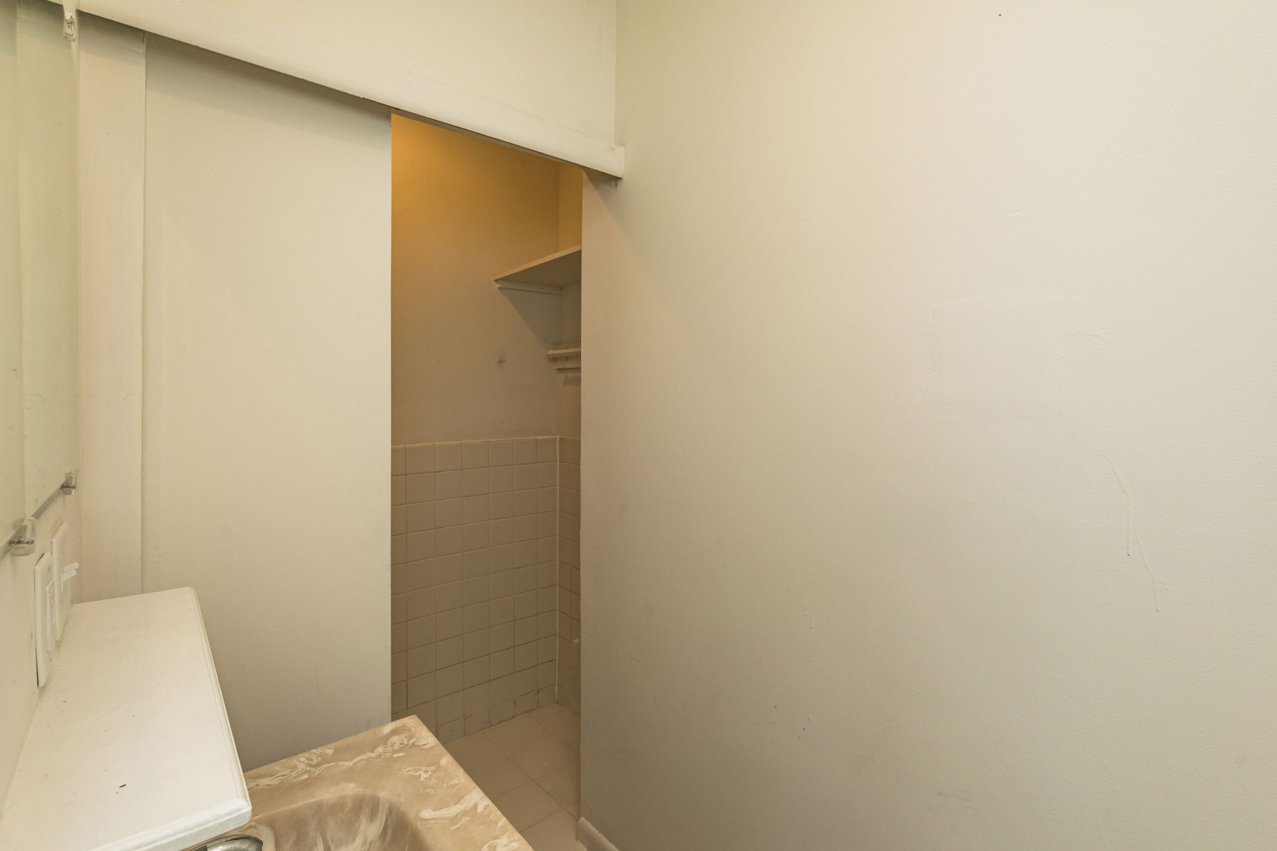 11 Charlotte Street, Apt. 1RR, Baldwinsville, NY 13027 -Optimized- Bathroom