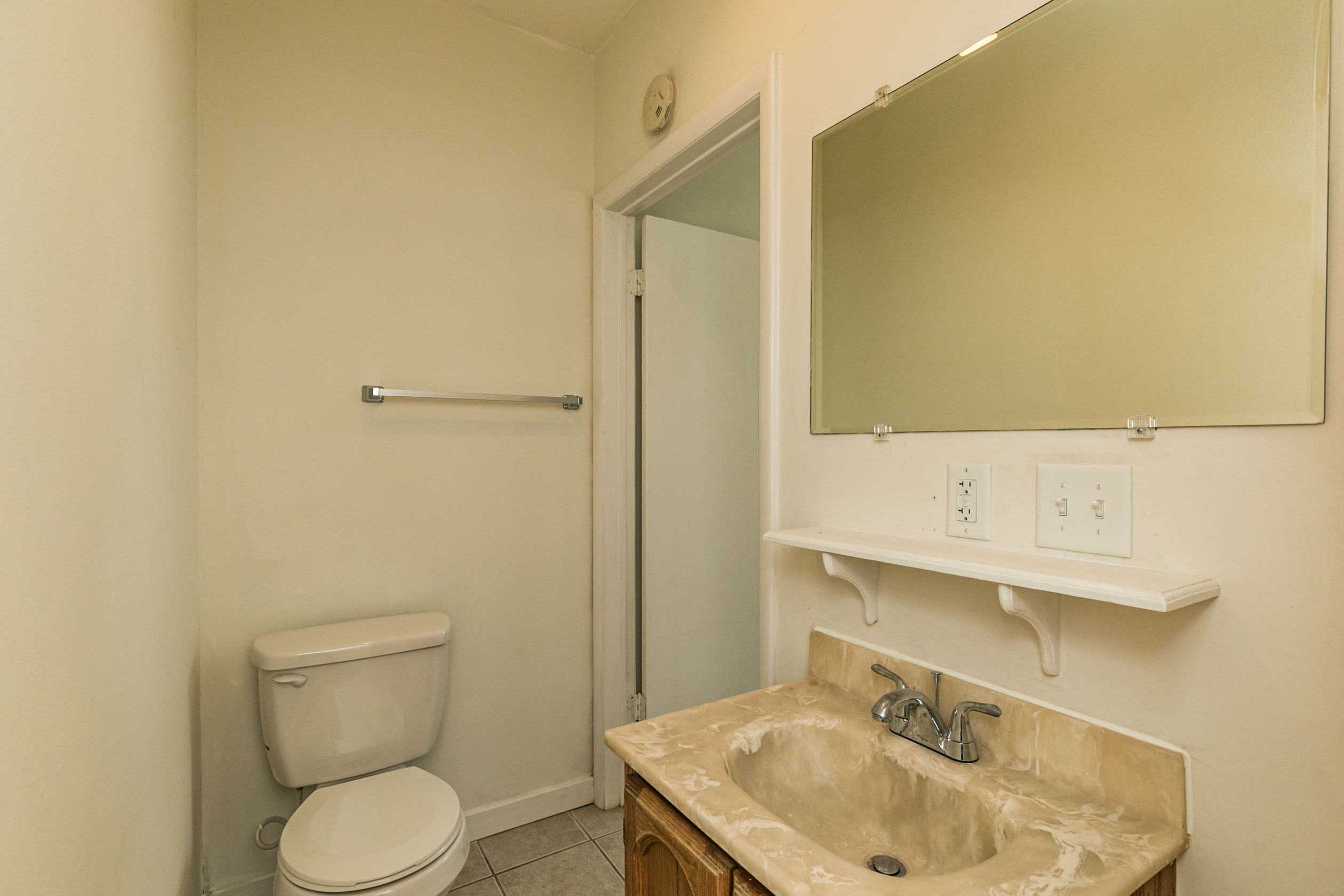 11 Charlotte Street, Apt. 1RR, Baldwinsville, NY 13027 -Optimized- Bathroom