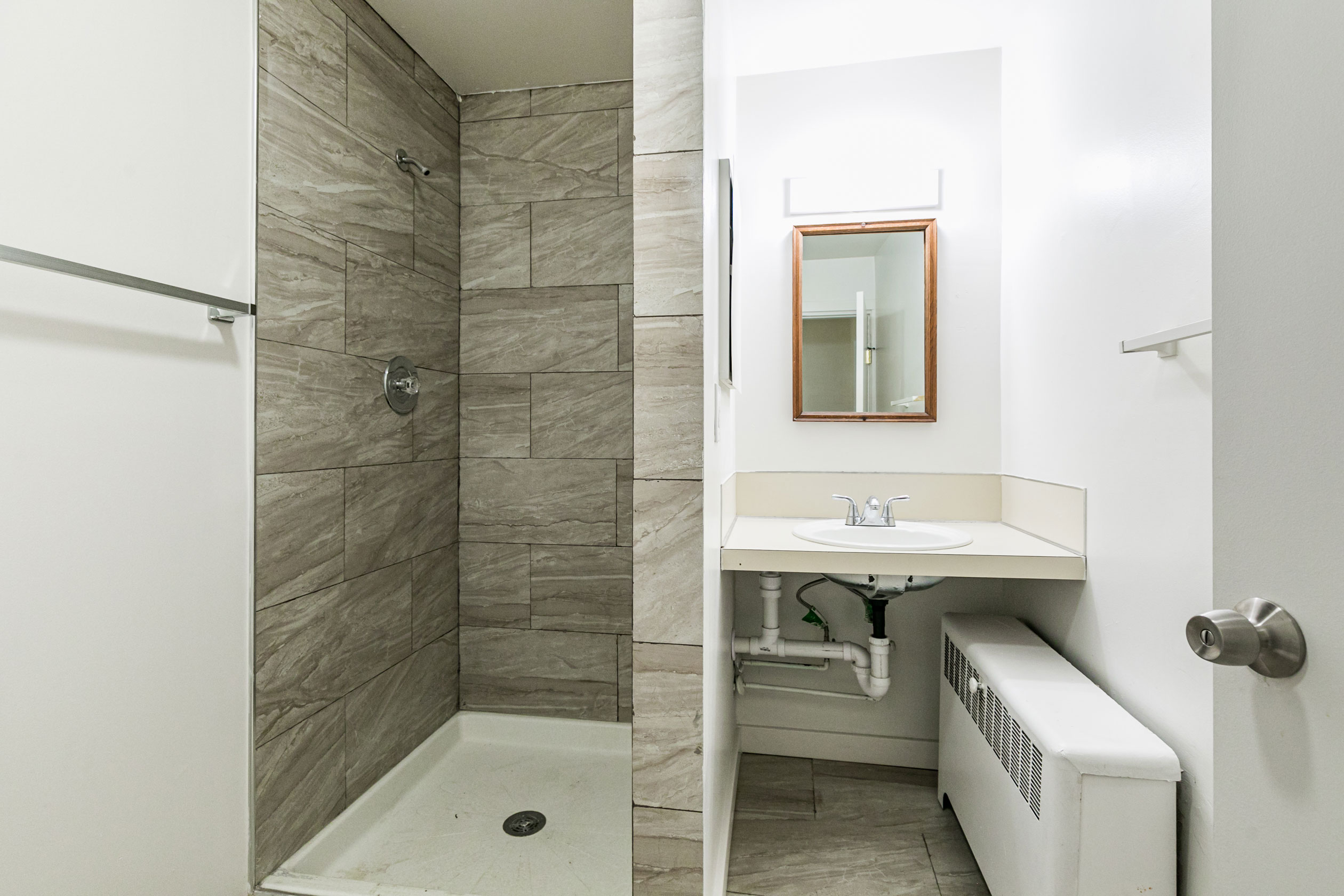 11 Charlotte Street, Apt. 2F, Baldwinsville, NY 13027 -Optimized- Bathroom