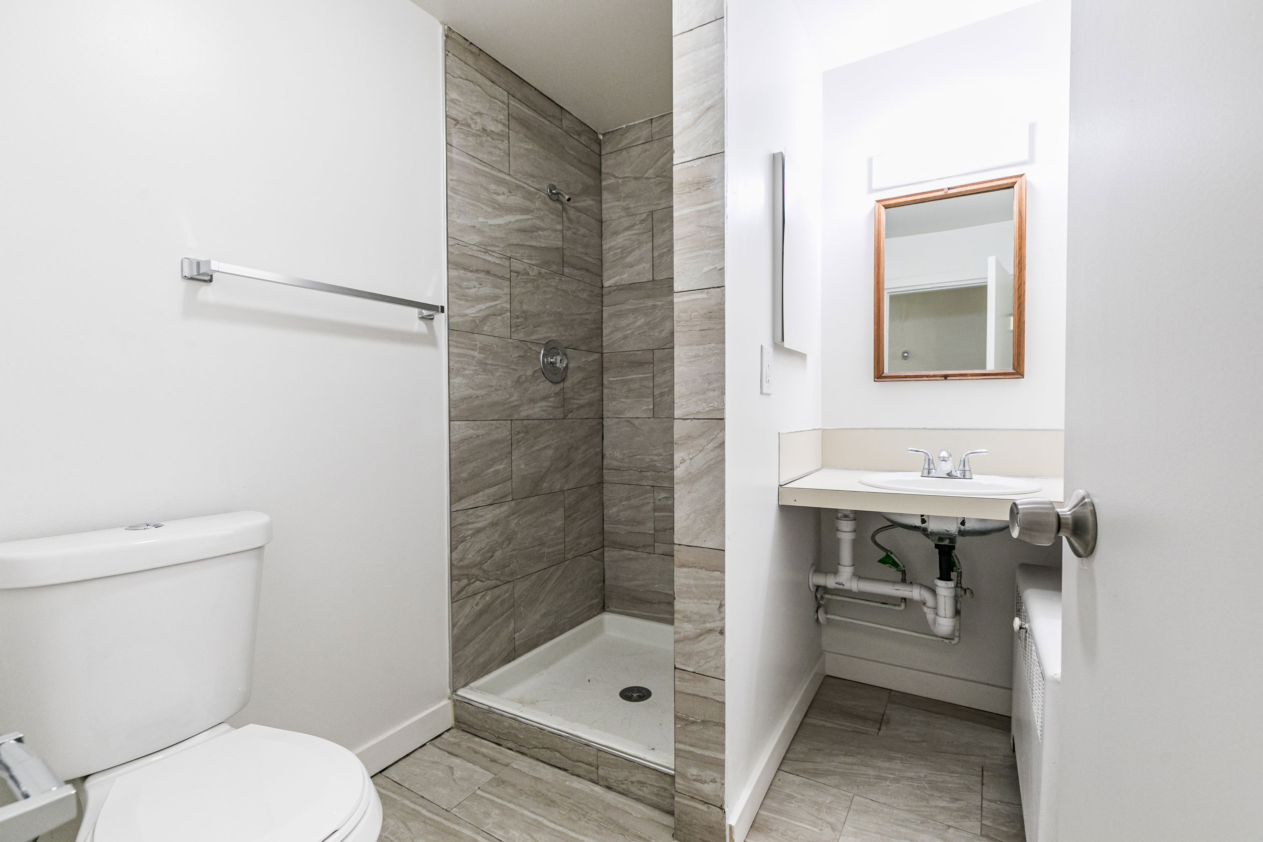 11 Charlotte Street, Apt. 2F, Baldwinsville, NY 13027 -Optimized- Bathroom