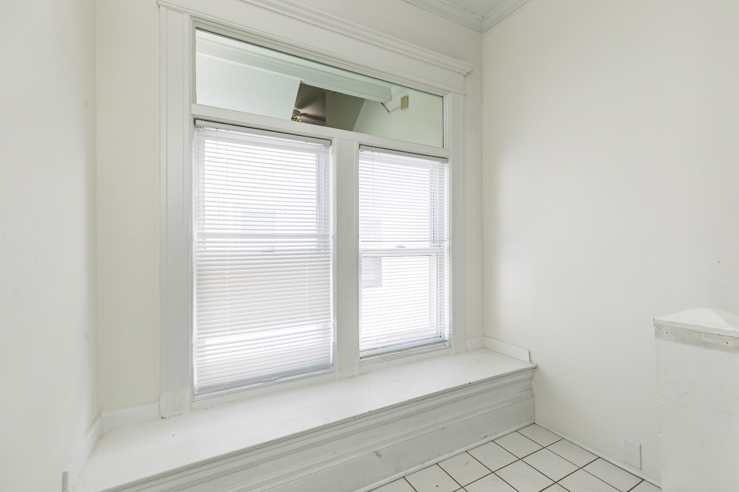 1108 Madison Street, Apt. 1W, Syracuse, NY 13210 - Optimized - Window Seat