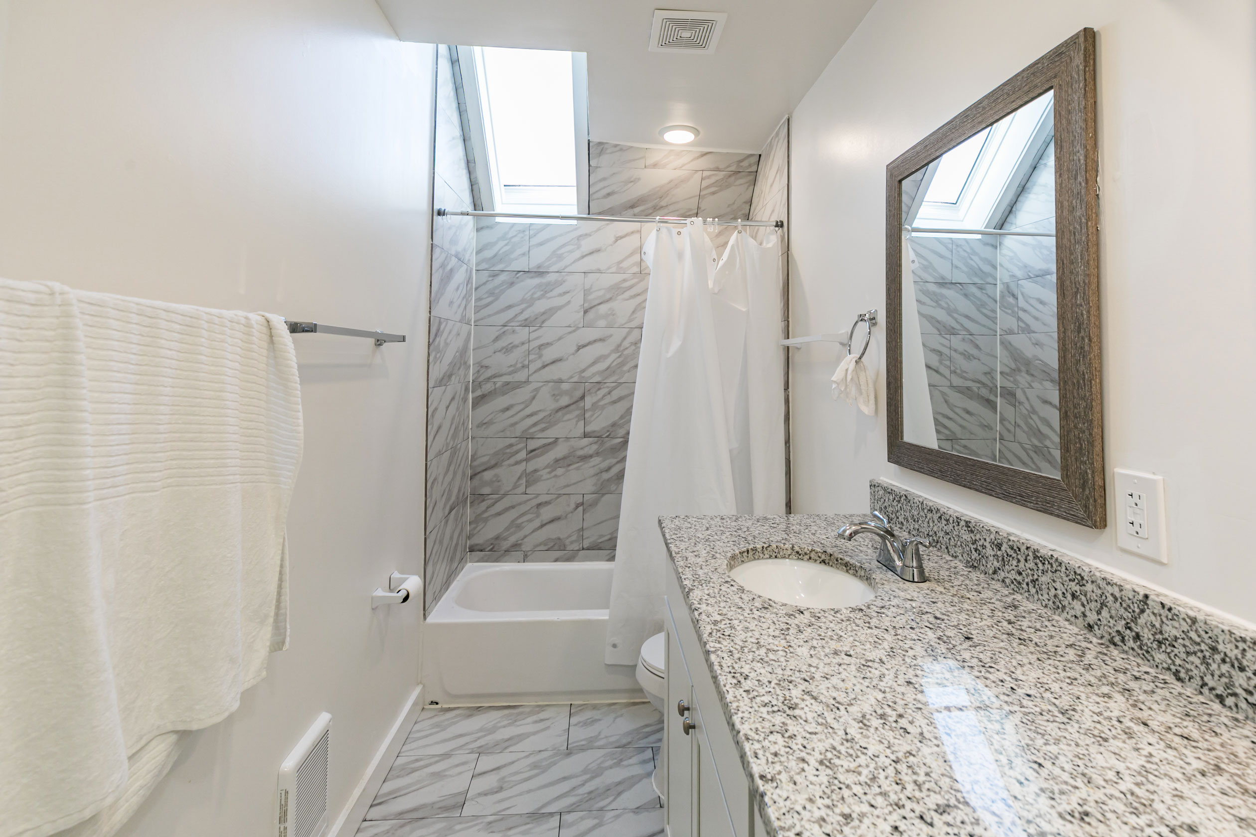 1108 Madison Street, Apt. 2L, Syracuse, NY 13210 - Optimized - Bathroom