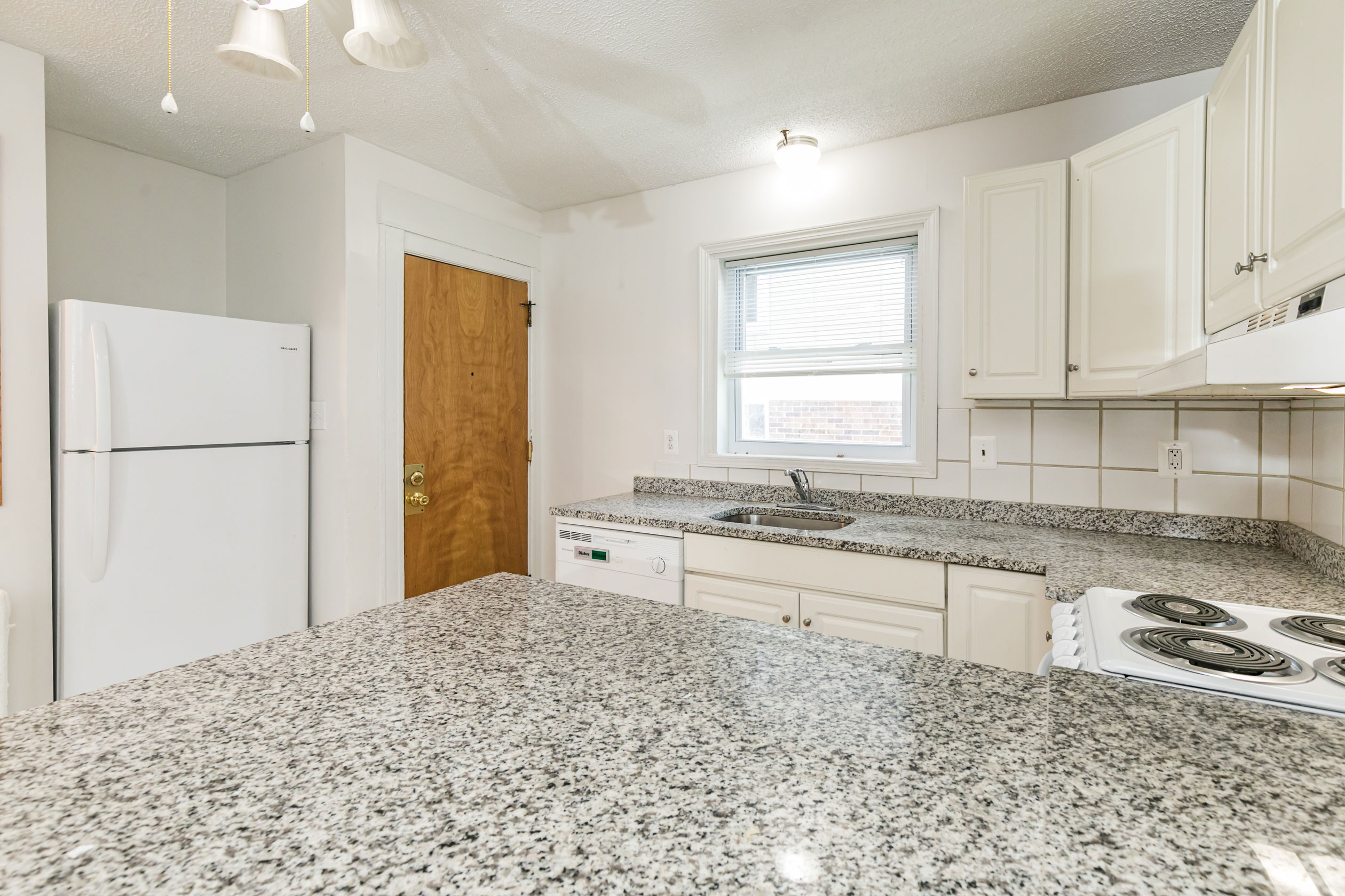 1108 Madison Street, Apt. 1W, Syracuse, NY 13210 - Optimized - Kitchen