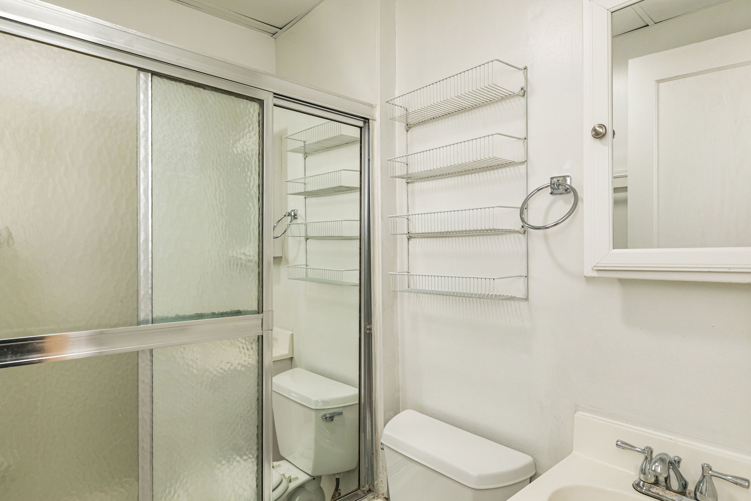 1205 Madison Street, Floor 1, Syracuse, NY 13210 - Optimized - Bathroom