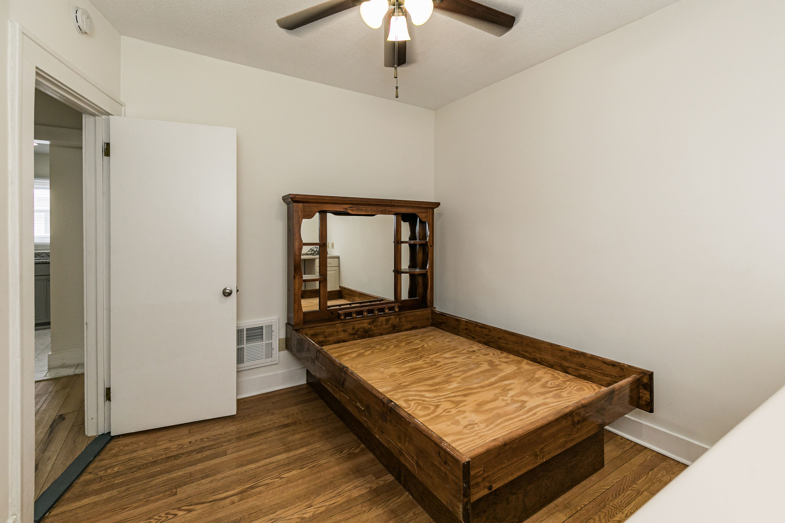 1205 Madison Street, Floor 2, Syracuse, NY 13210 - Optimized - Bedroom