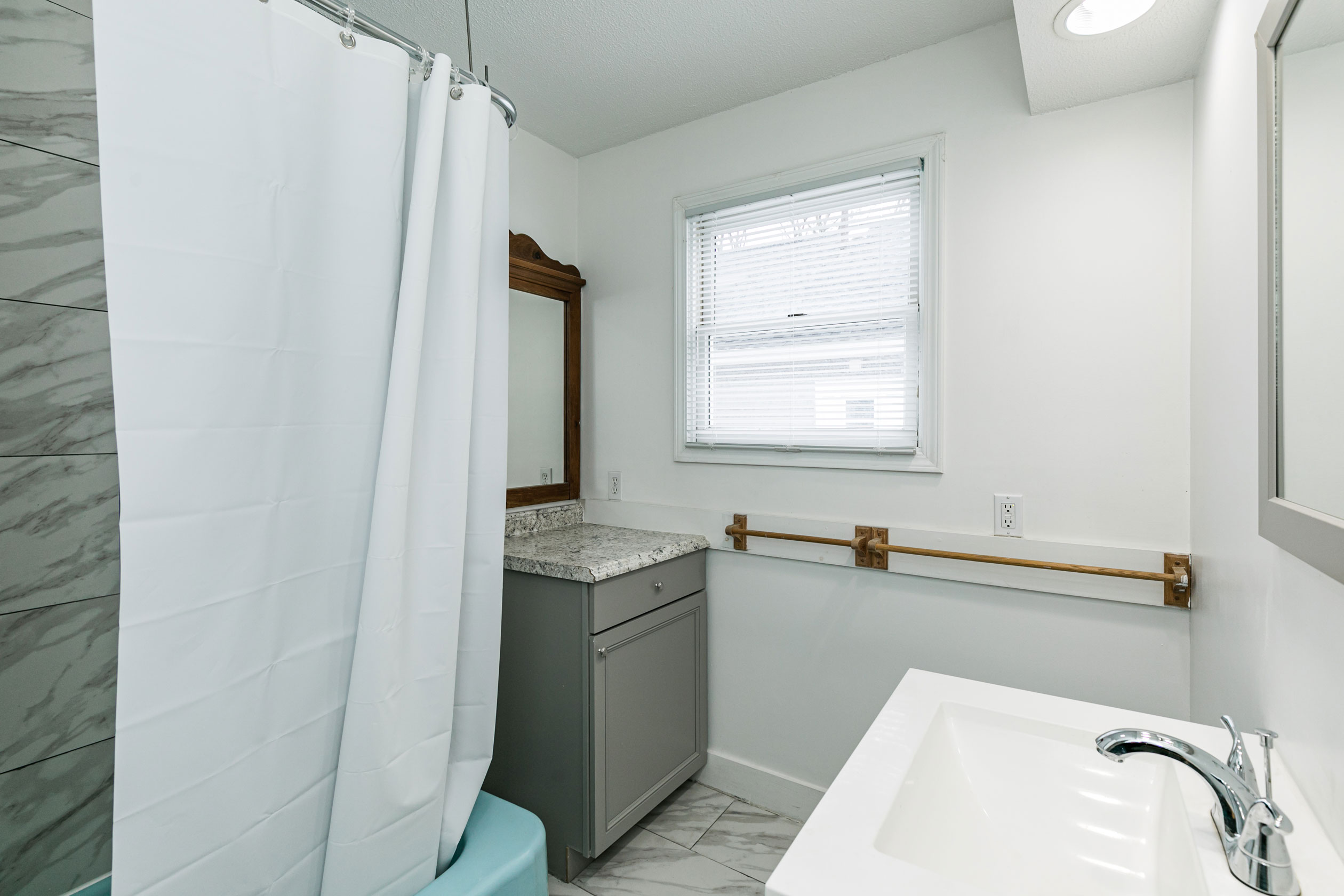 1205 Madison Street, Floor 2, Syracuse, NY 13210 - Optimized - Bathroom