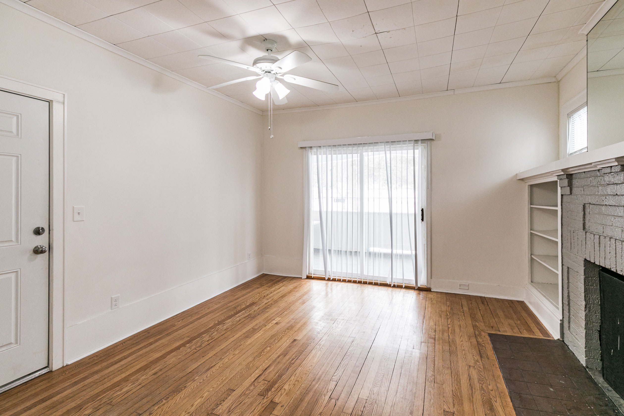 1205 Madison Street, Floor 2, Syracuse, NY 13210 - Optimized - Living Room