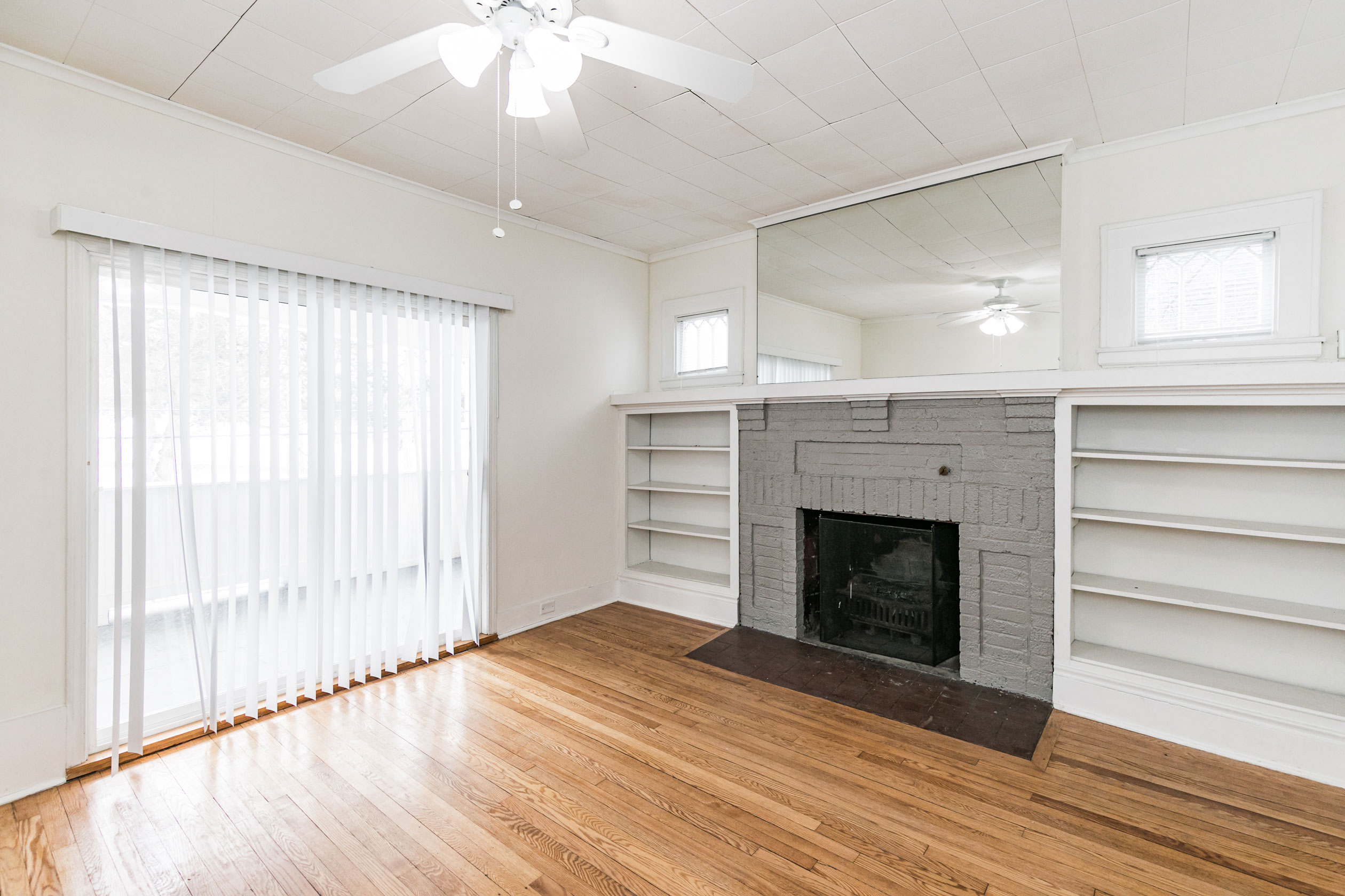 1205 Madison Street, Floor 2, Syracuse, NY 13210 - Optimized - Living Room