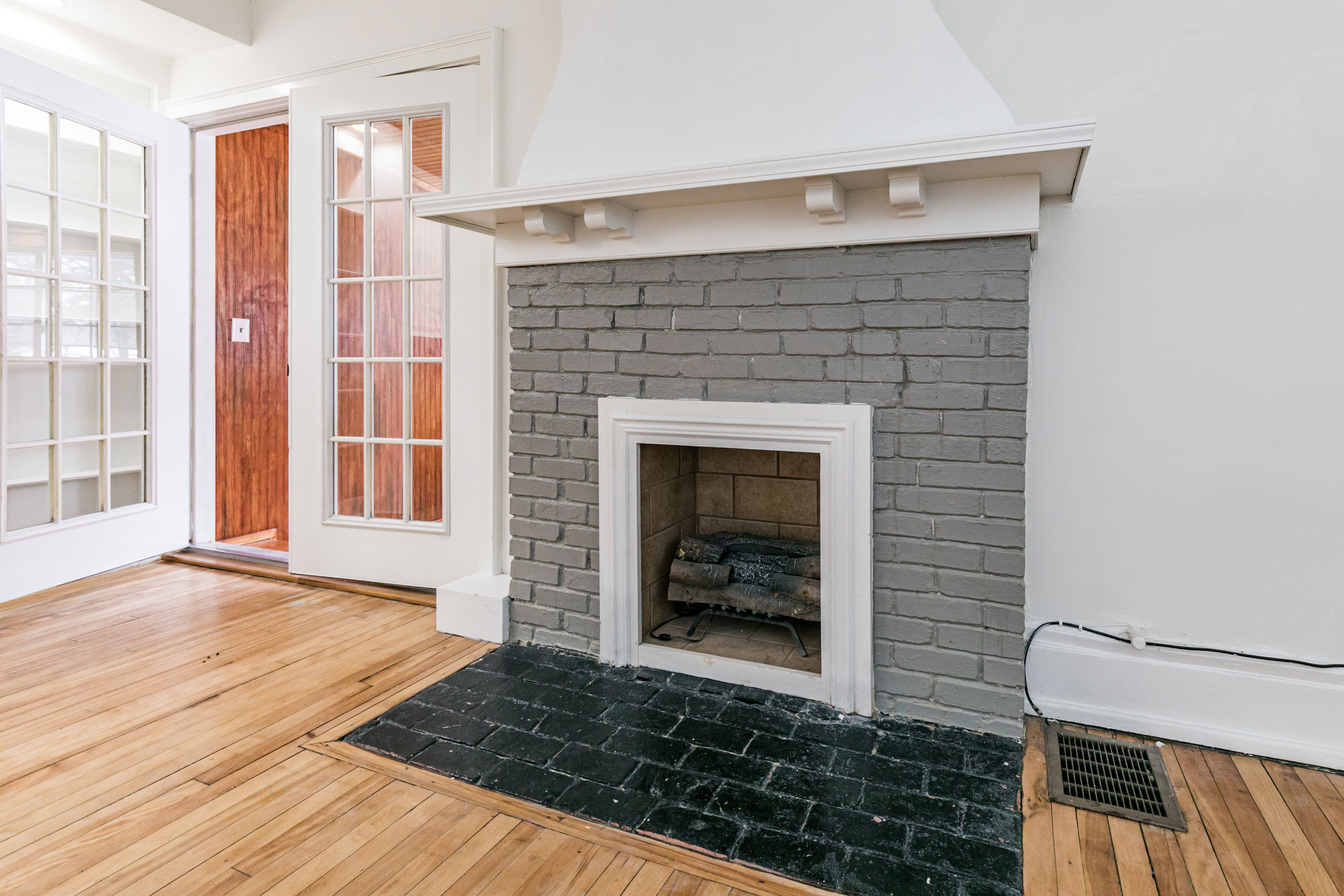 1207 Madison Street, Apt. 2W, Syracuse, NY 13210 - Optimized - Living Room