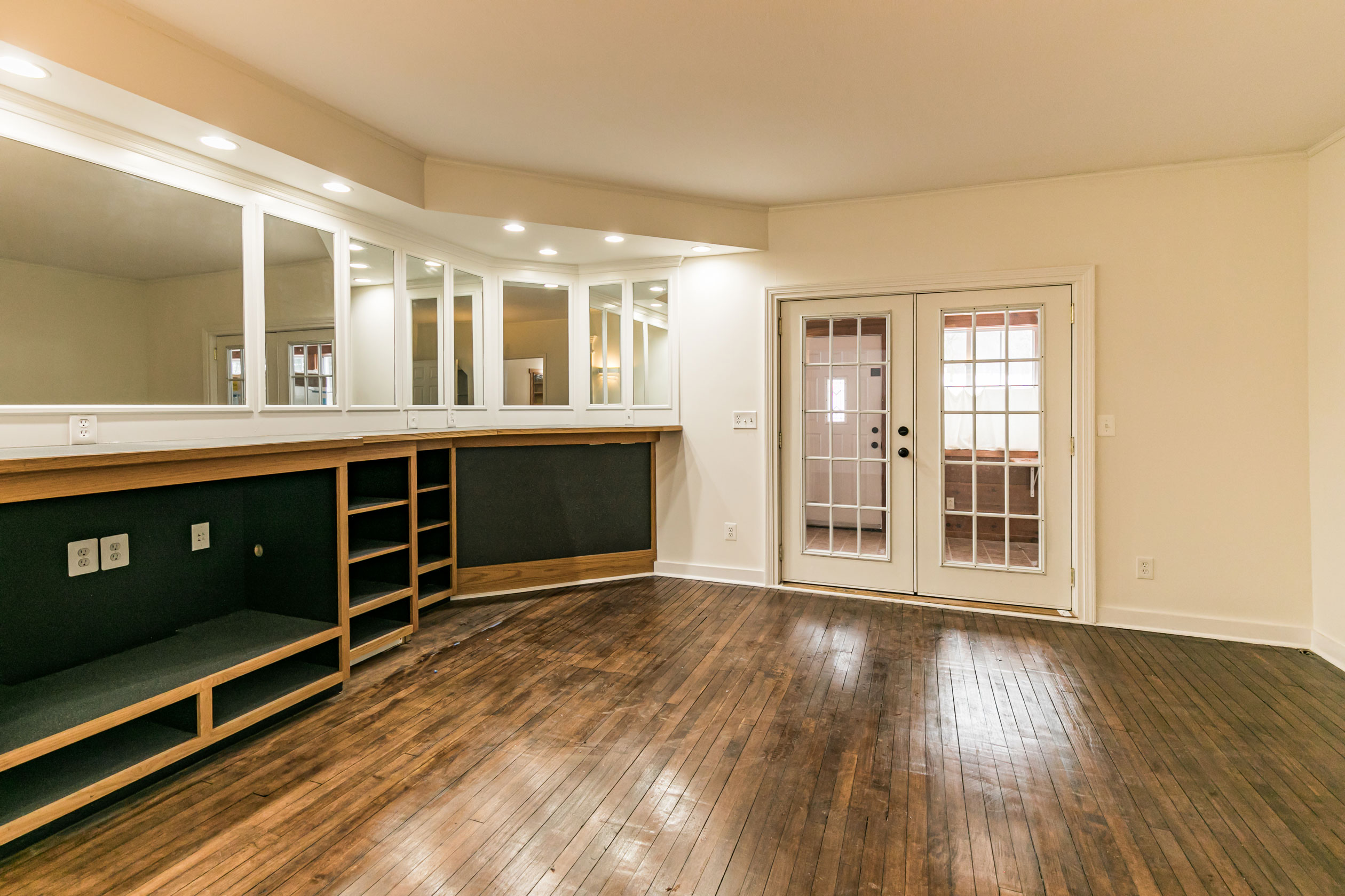 1207 Madison Street, Apt. 1, Syracuse, NY 13210 - Optimized - Living Room