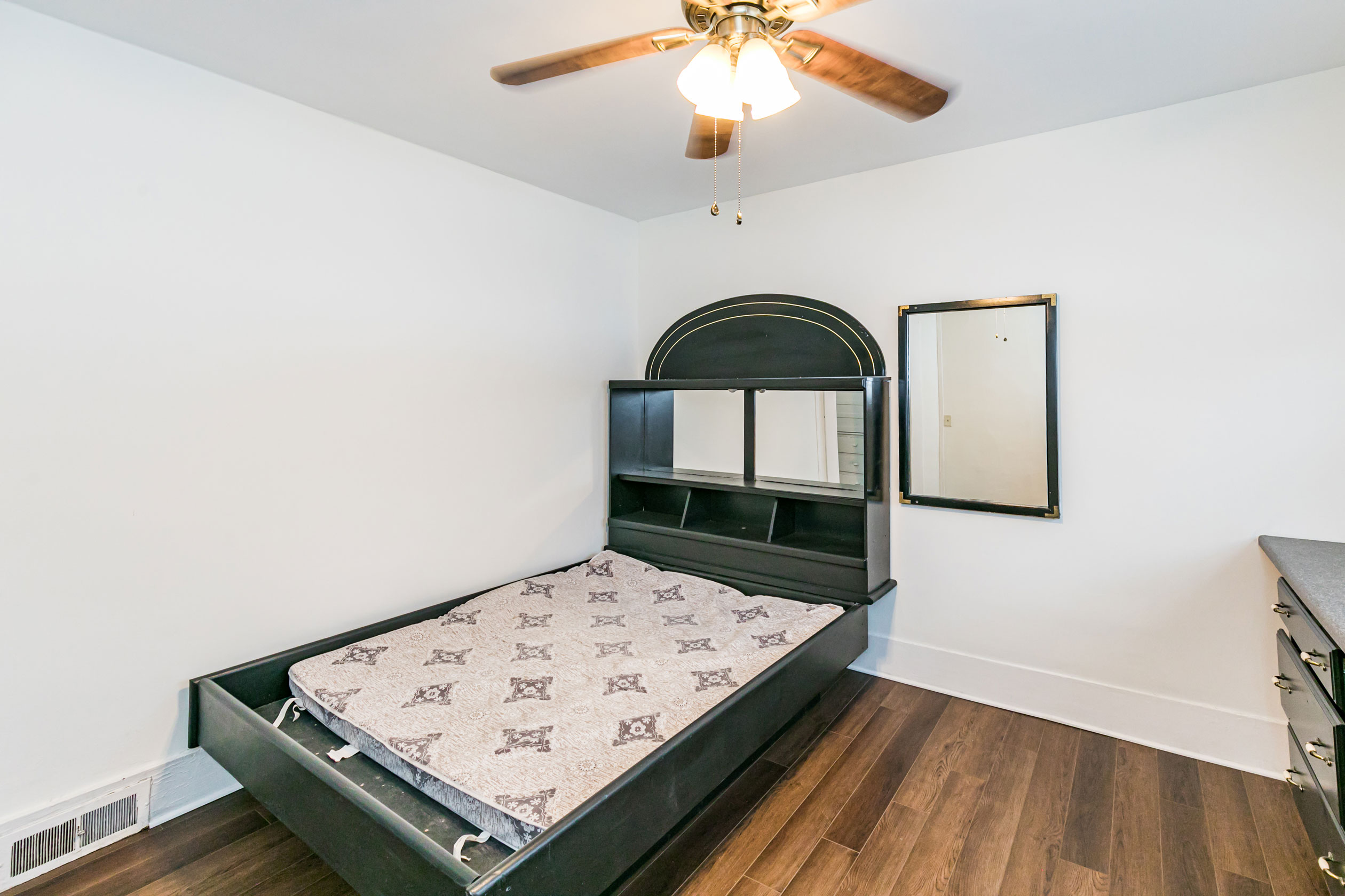 1209 Madison Street, Apt. 2F, Syracuse, NY 13210 - Optimized - Bedroom