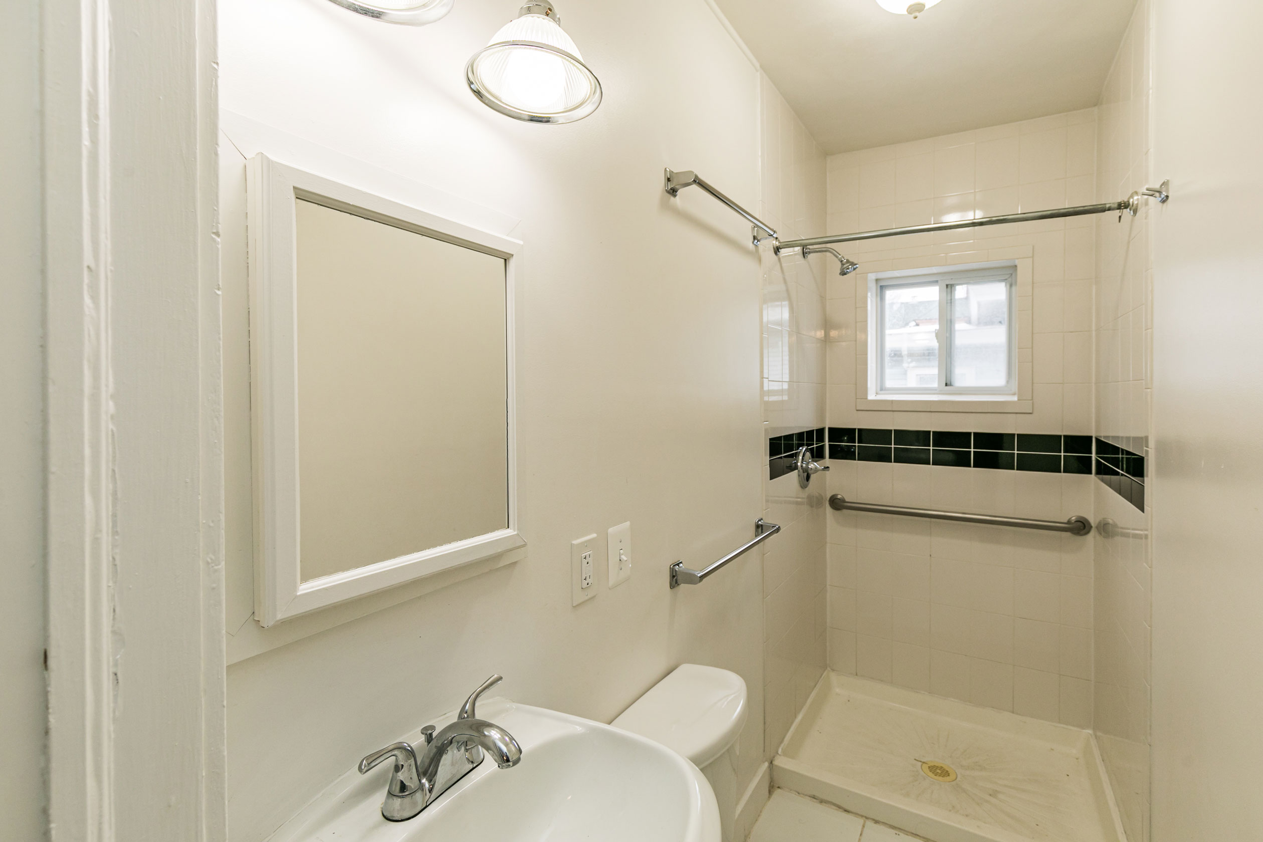 1209 Madison Street, Apt. 2B, Syracuse, NY 13210 - Optimized - Bathroom