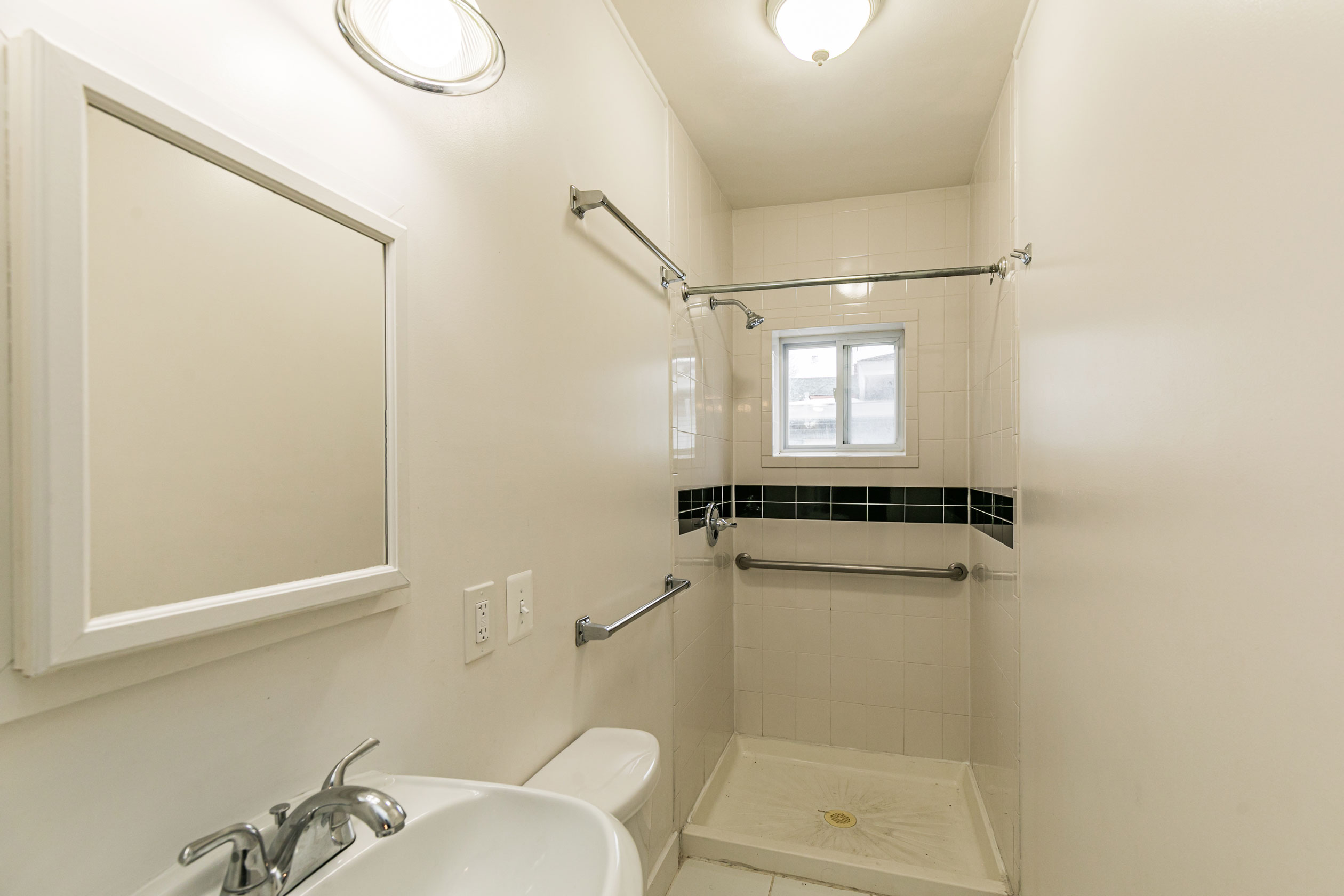 1209 Madison Street, Apt. 2B, Syracuse, NY 13210 - Optimized - Bathroom