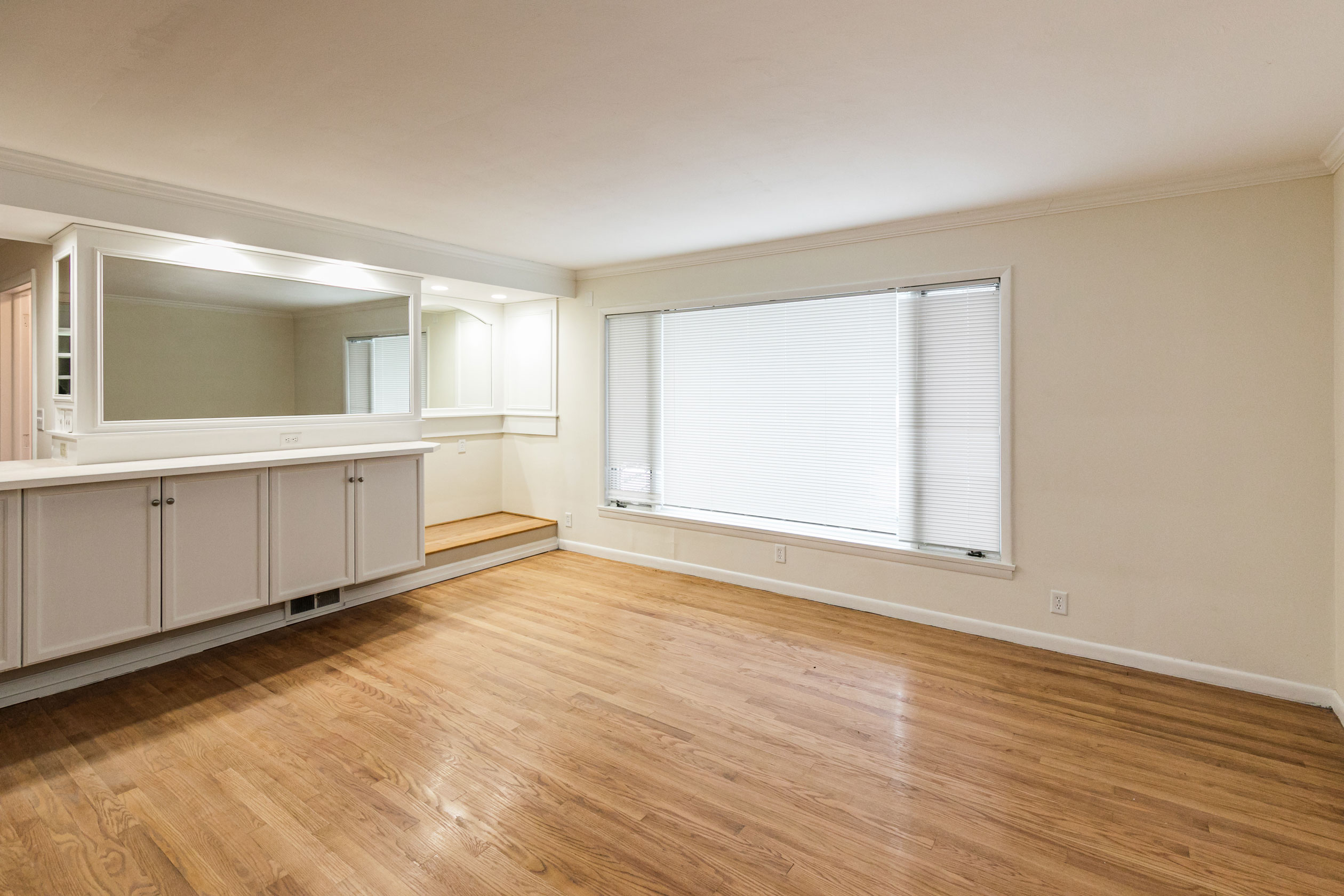 605 Crawford Avenue, Syracuse, NY 13224 - Optimized - Living Room