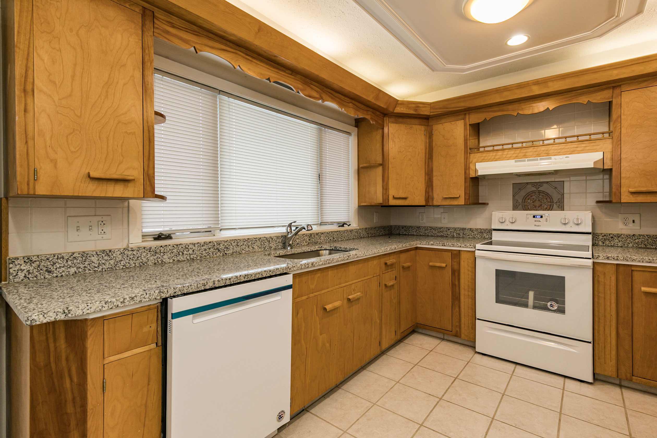 605 Crawford Avenue, Syracuse, NY 13224 - Optimized - Kitchen