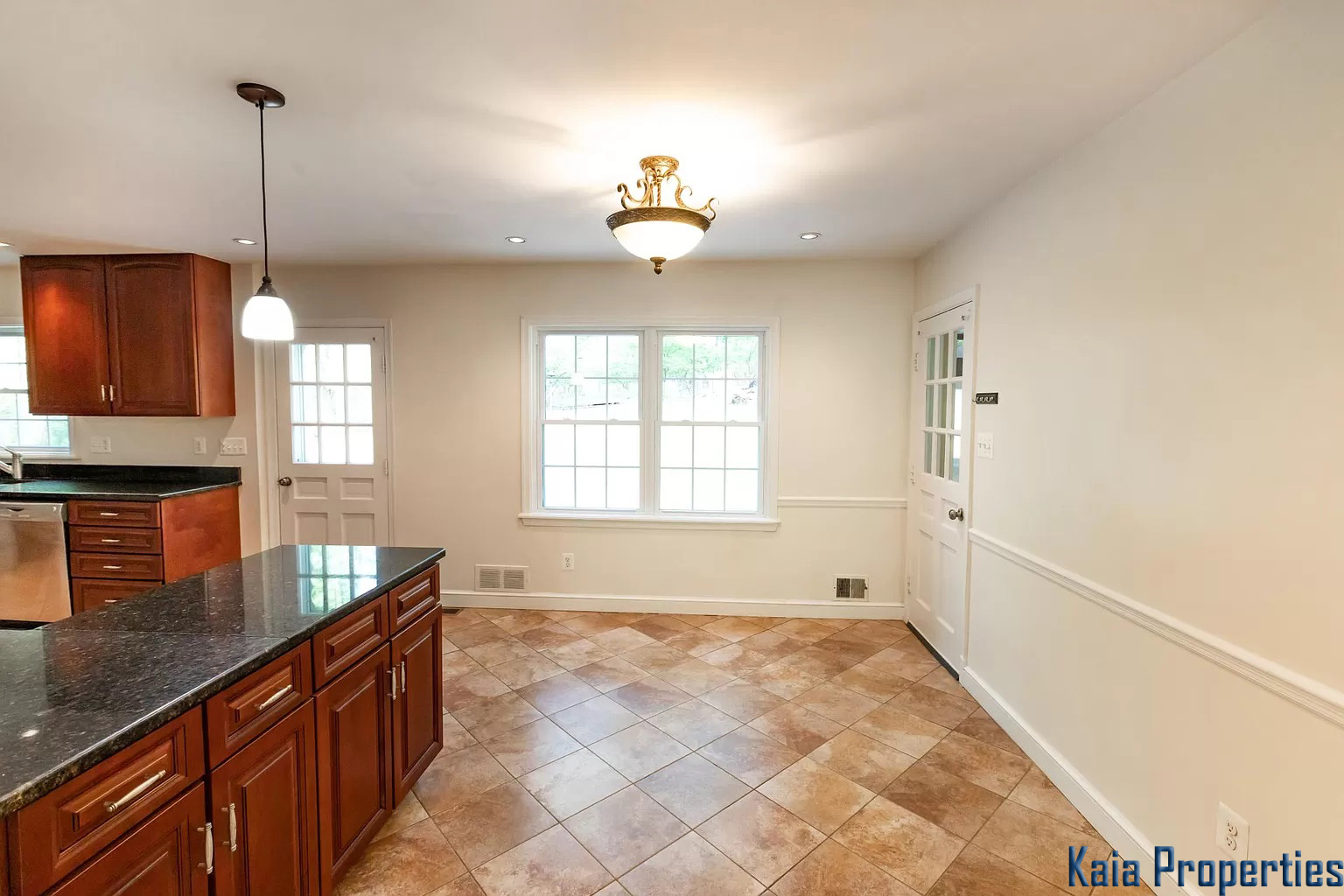 11017 Marcliff Road, Rockville, MD 20852 - Kitchen and Dining Room