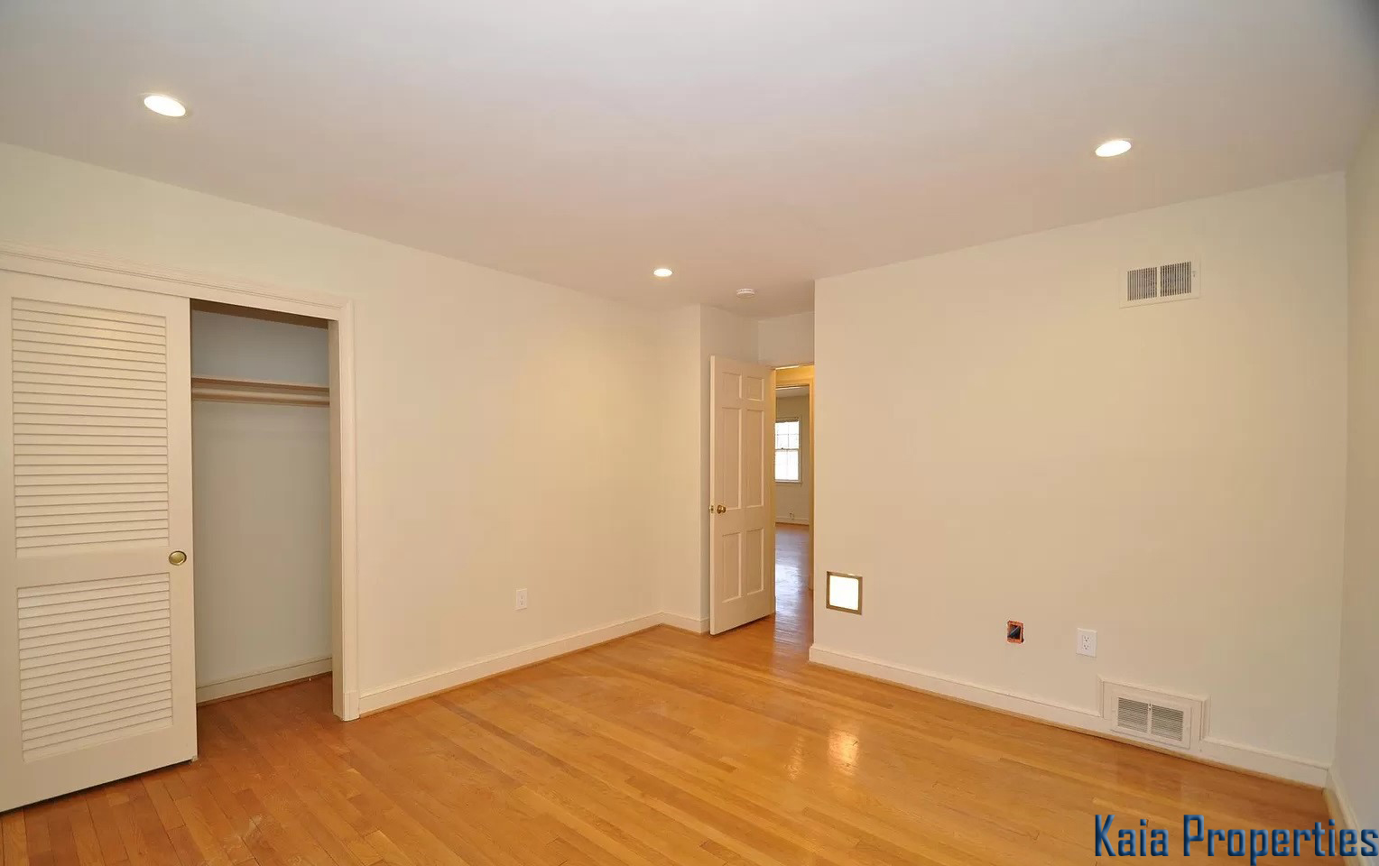 11132 Luxmanor Road, Rockville, MD 20852 - Bedroom