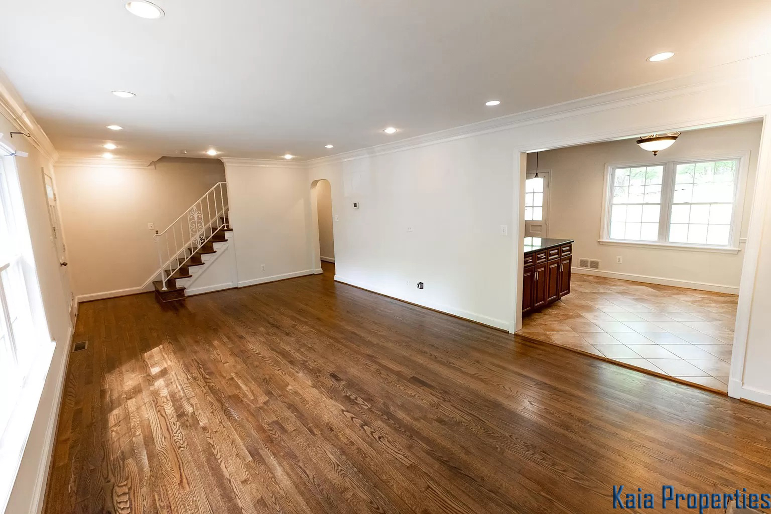 11017 Marcliff Road, Rockville, MD 20852 - Living Room