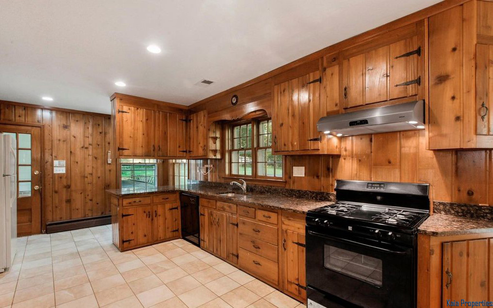 11100 Ralston Road, Rockville, MD 20852 - Kitchen