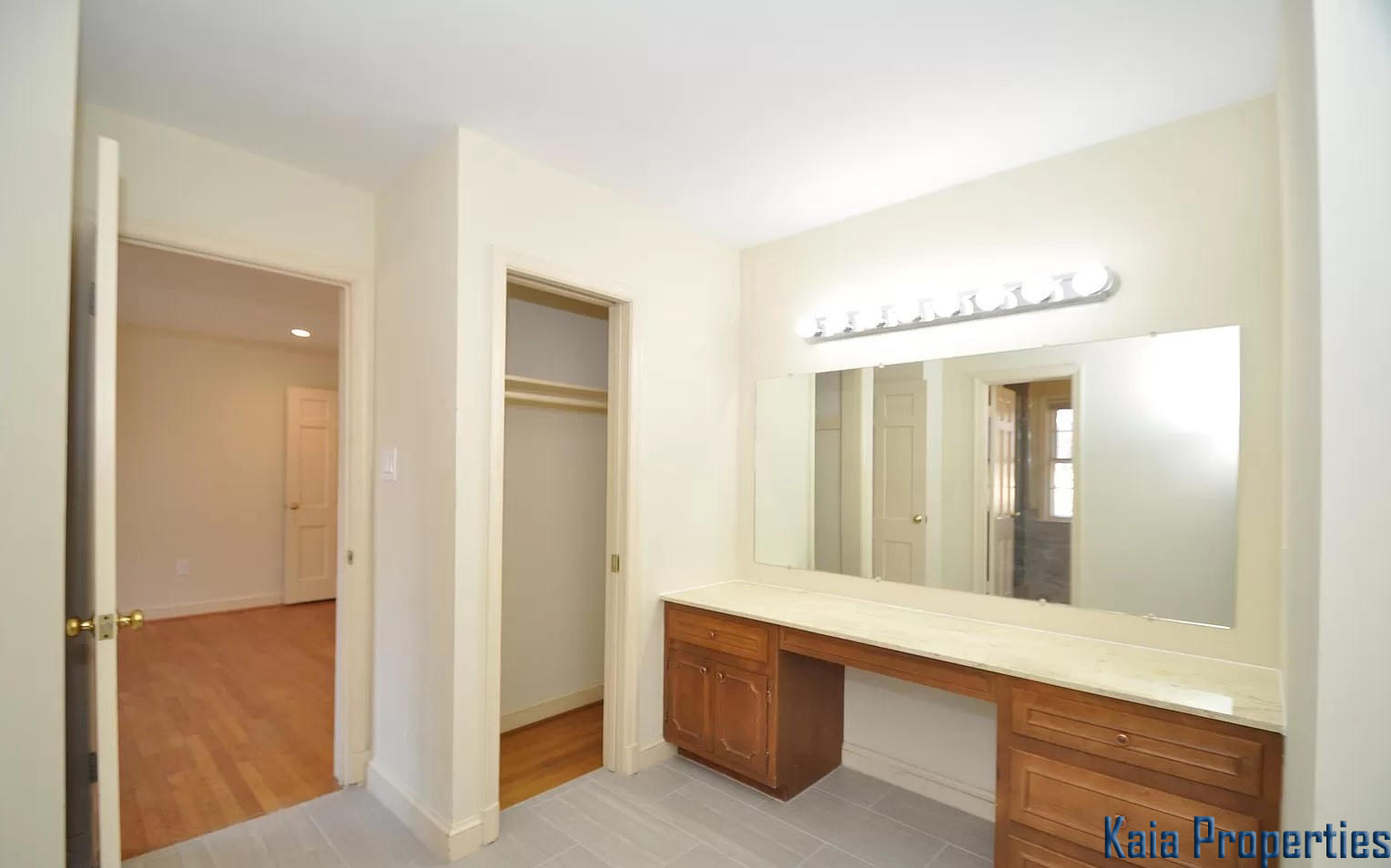 11132 Luxmanor Road, Rockville, MD 20852 - Primary Bathroom