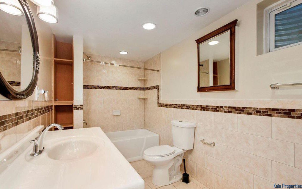 11100 Ralston Road, Rockville, MD 20852 - Bathroom