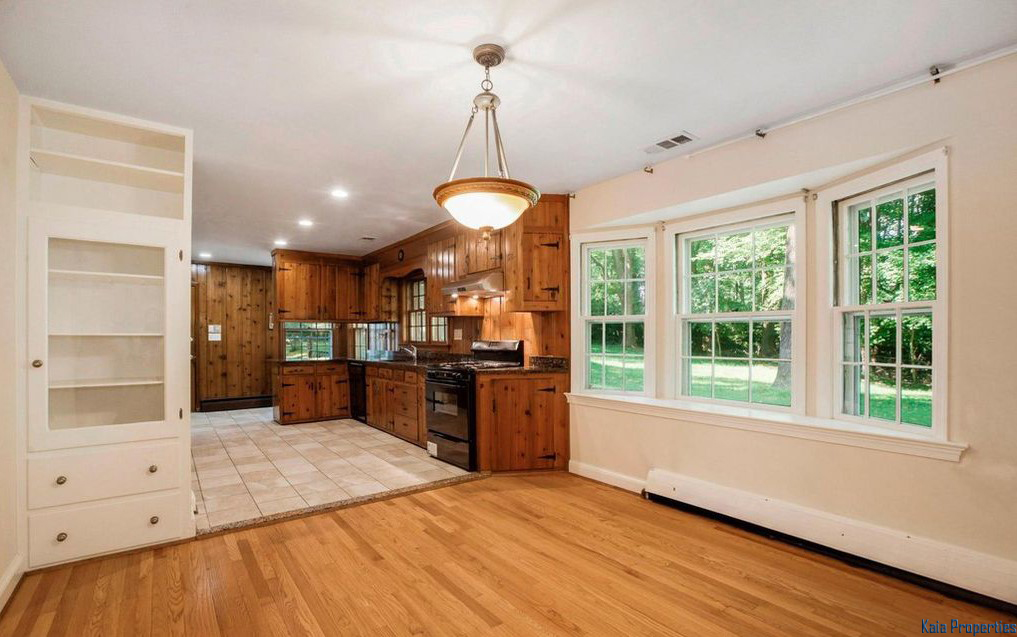 11100 Ralston Road, Rockville, MD 20852 - Kitchen and Dining Room