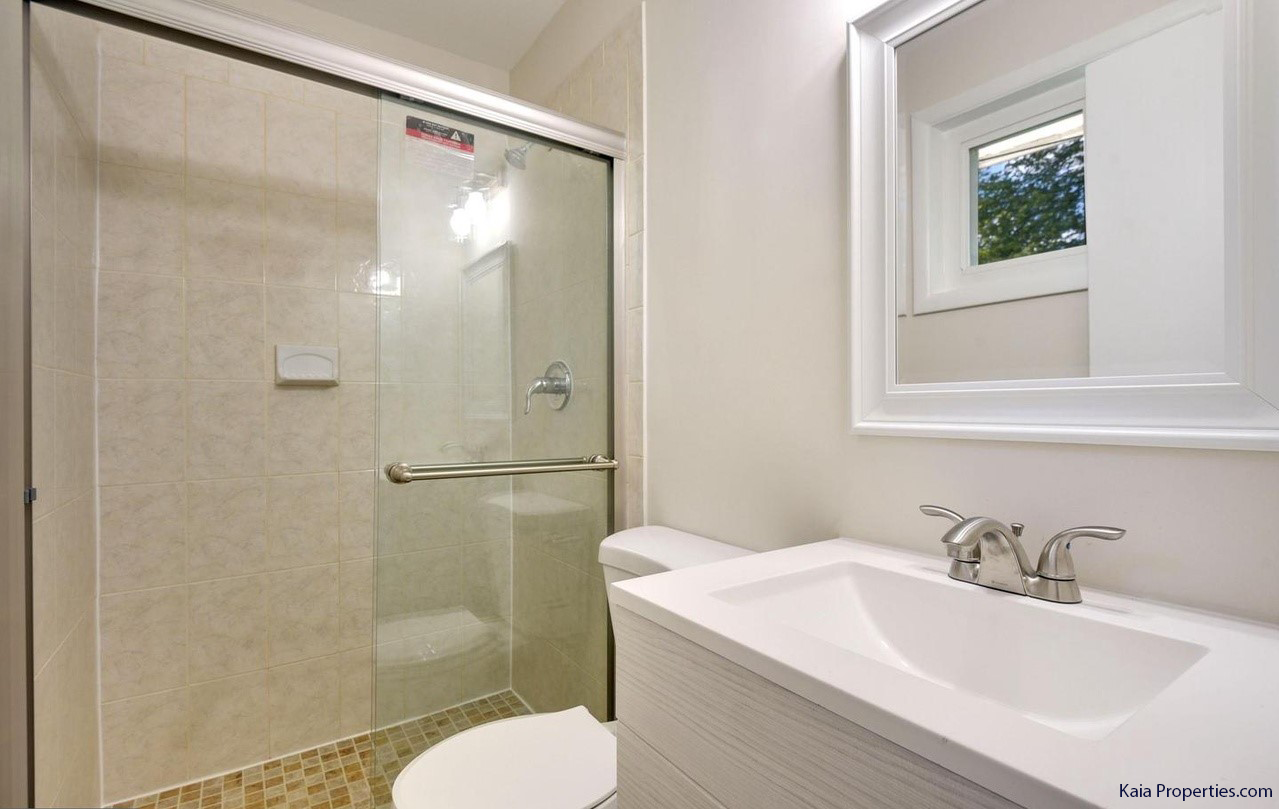 1626 Martha Terrace, Rockville, MD 20852 - Bathroom