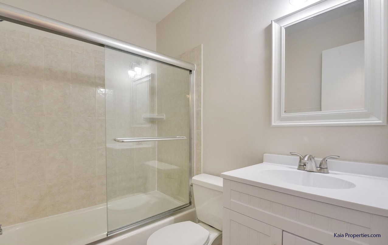 1626 Martha Terrace, Rockville, MD 20852 - Bathroom