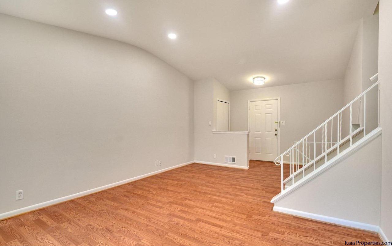 1626 Martha Terrace, Rockville, MD 20852 - Living Room